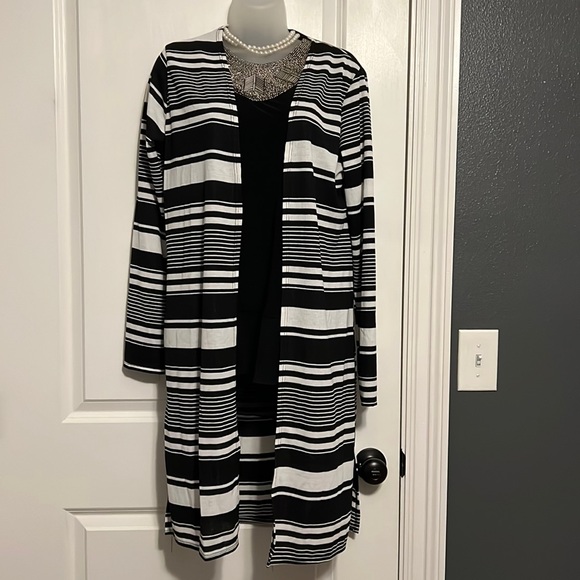 Olivia Rae Sweaters - Junior’s Cardigan (L) made by Olivia Rae